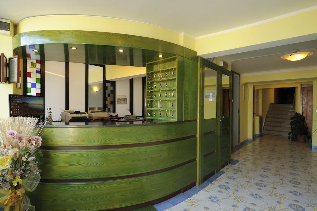 Hotel Delfino Laigueglia Exterior photo