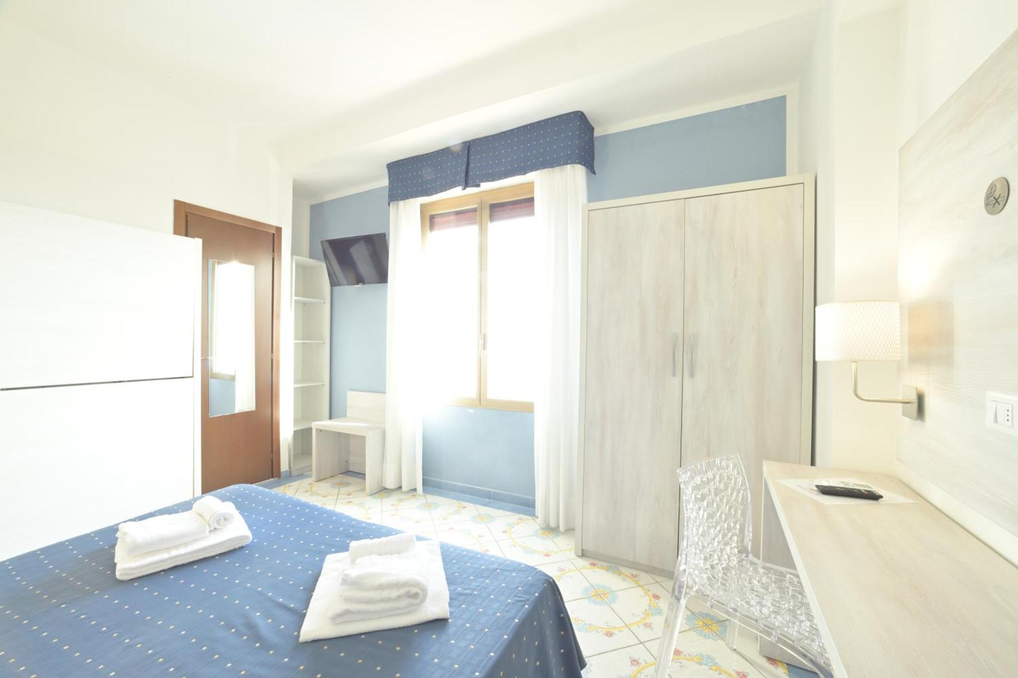 Hotel Delfino Laigueglia Exterior photo