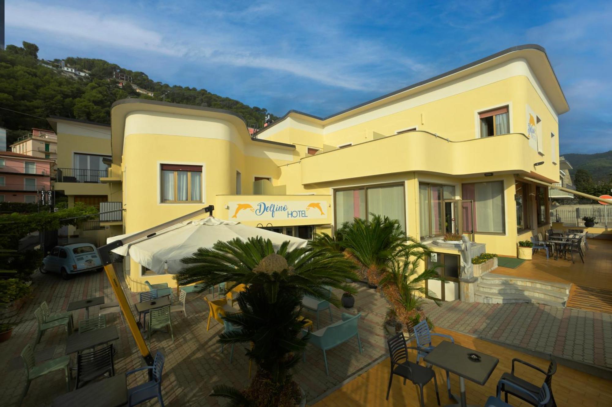 Hotel Delfino Laigueglia Exterior photo